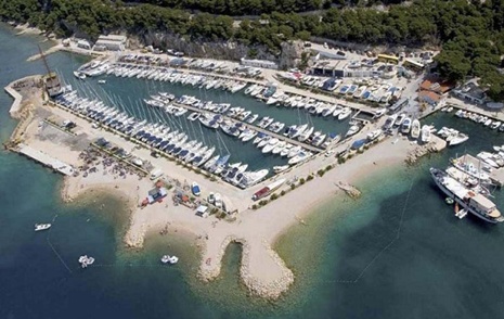 Krvavica marina